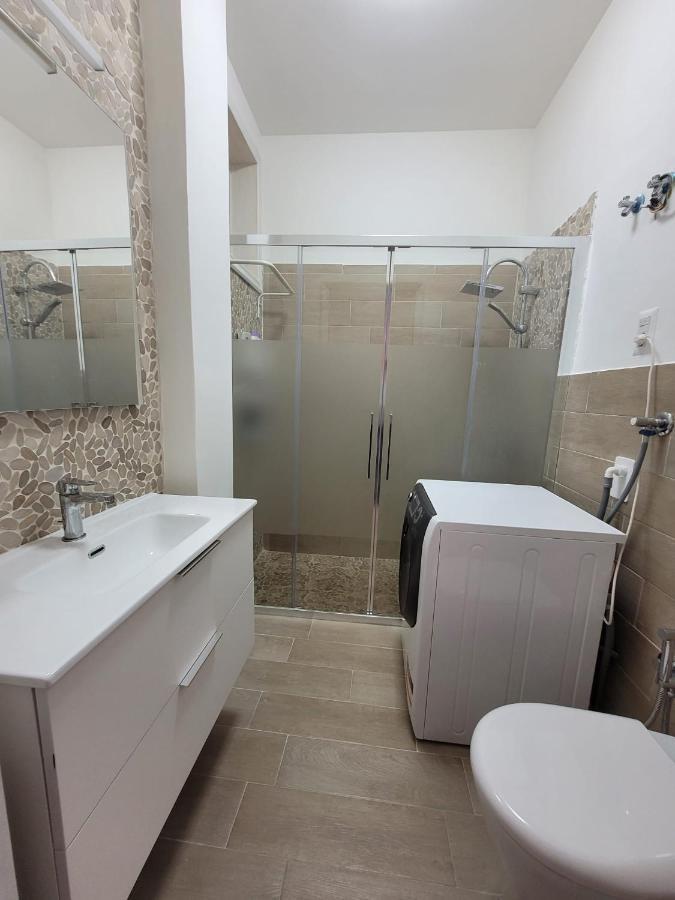 Appartamento Eleni 50M Spiaggia & Shopping Lido Marini Esterno foto